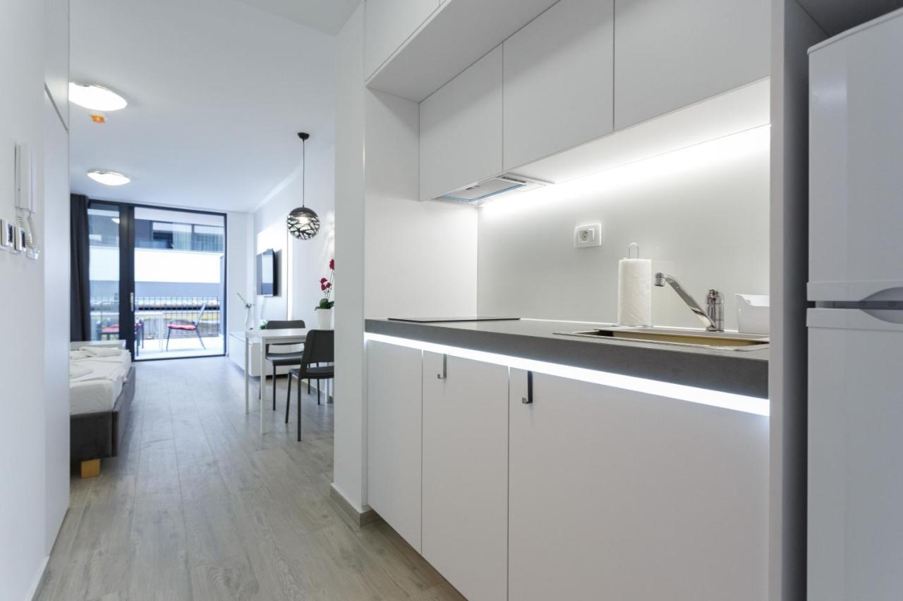 Apartments Sindy And Mendy With Parking Space In The Garage Dubrovnik Exterior foto